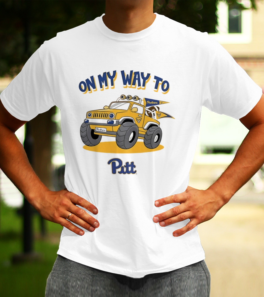 On My Way To Pitt Panthers Jeep With Flags And Tires T-Shirt