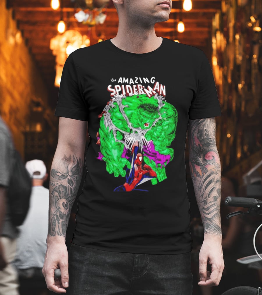 The Amazing Spider Man The Incredible Hulk Comic Style Showdown T-Shirt