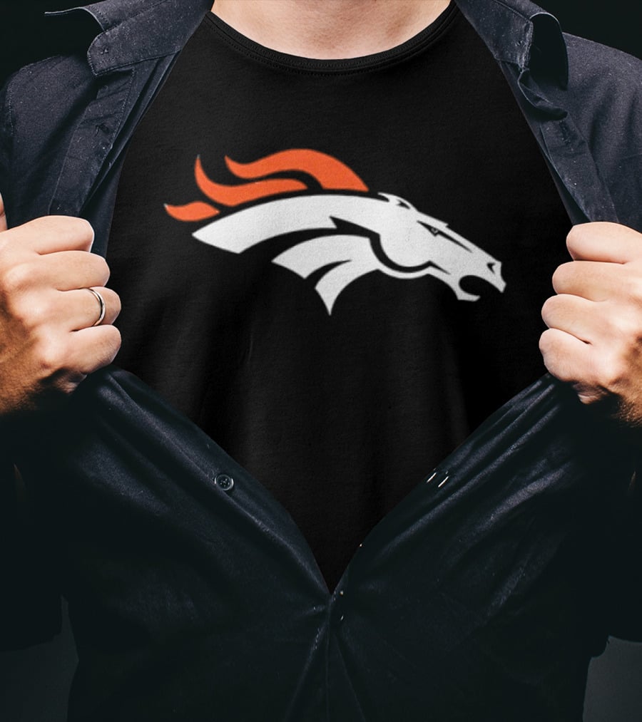 Denver Broncos Damn Right I Am A Broncos Now And Forever Signatures Two Sided T-Shirt