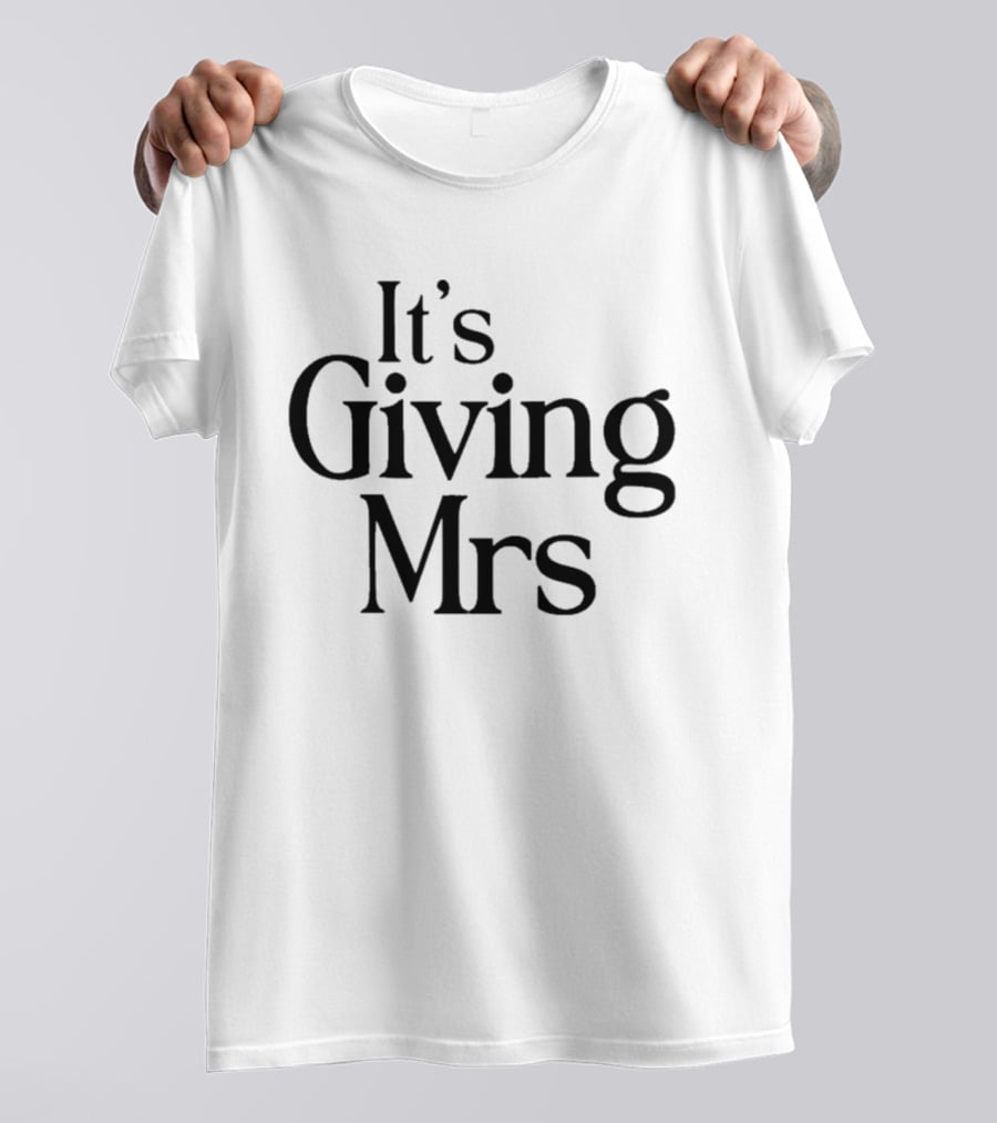 NaomiSky15 It's Giving Mrs T-Shirt