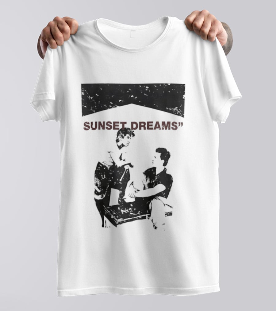 SUNSET DREAMS Streetwear T-Shirt
