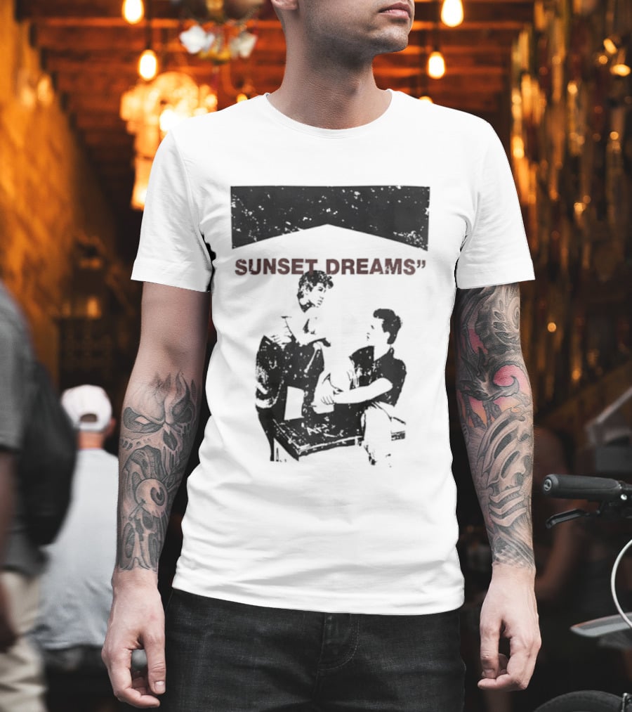 SUNSET DREAMS Streetwear T-Shirt