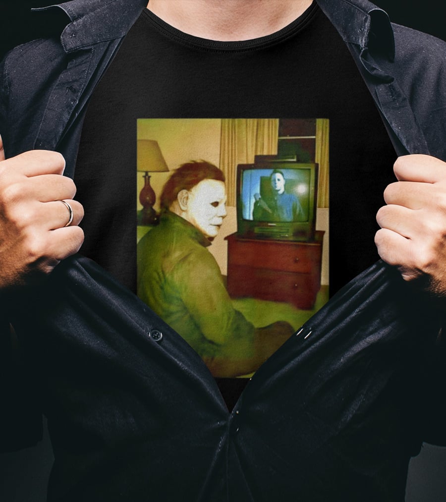 Michael Myers Ing Himself On TV Halloween Scene T-Shirt