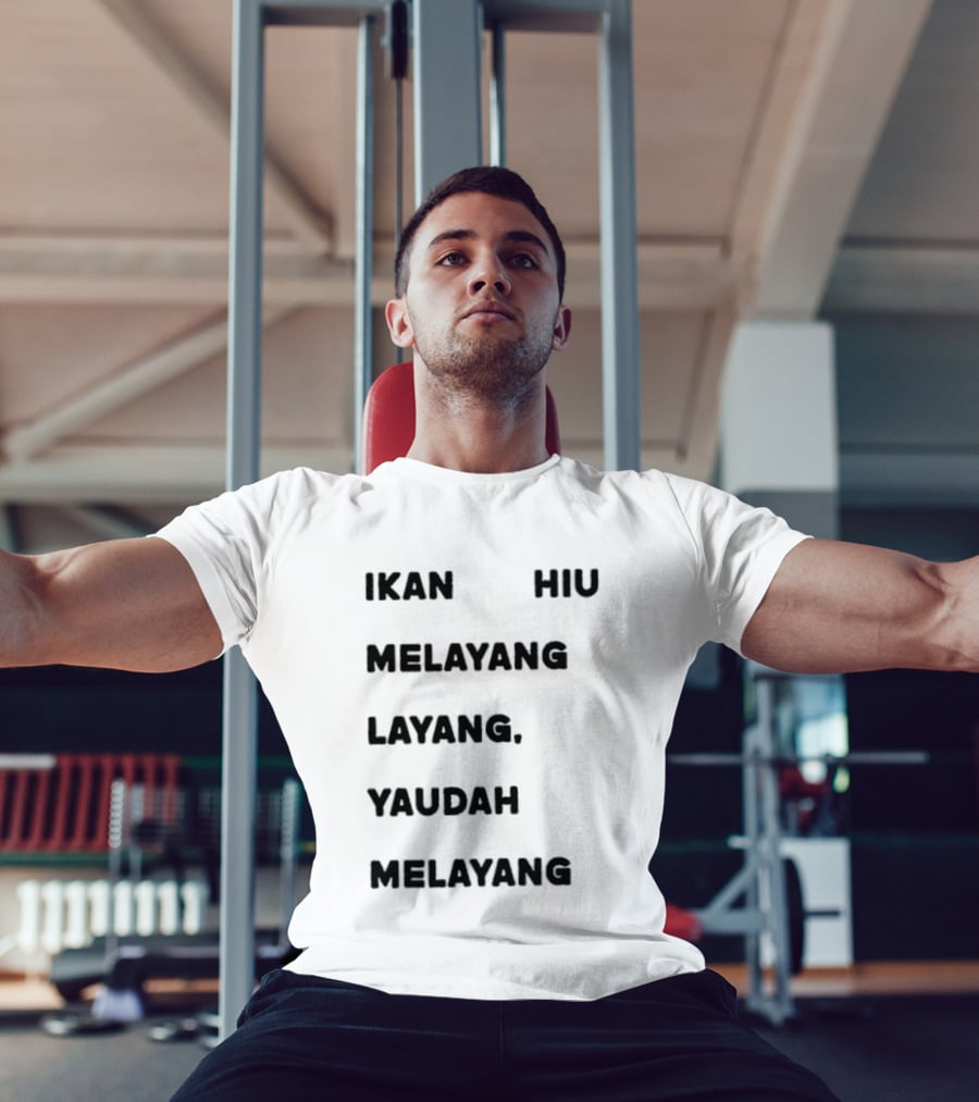 Ikan Hiu Melayang Layang Yaudah Melayang Floating Shark Trend T-Shirt