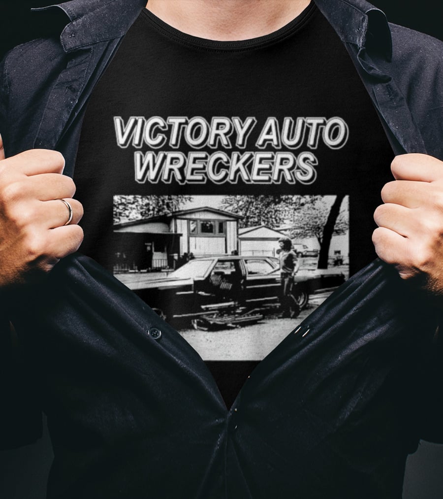 Victory Auto Wreckers Classic Chicago TV Commercial Scene T-Shirt