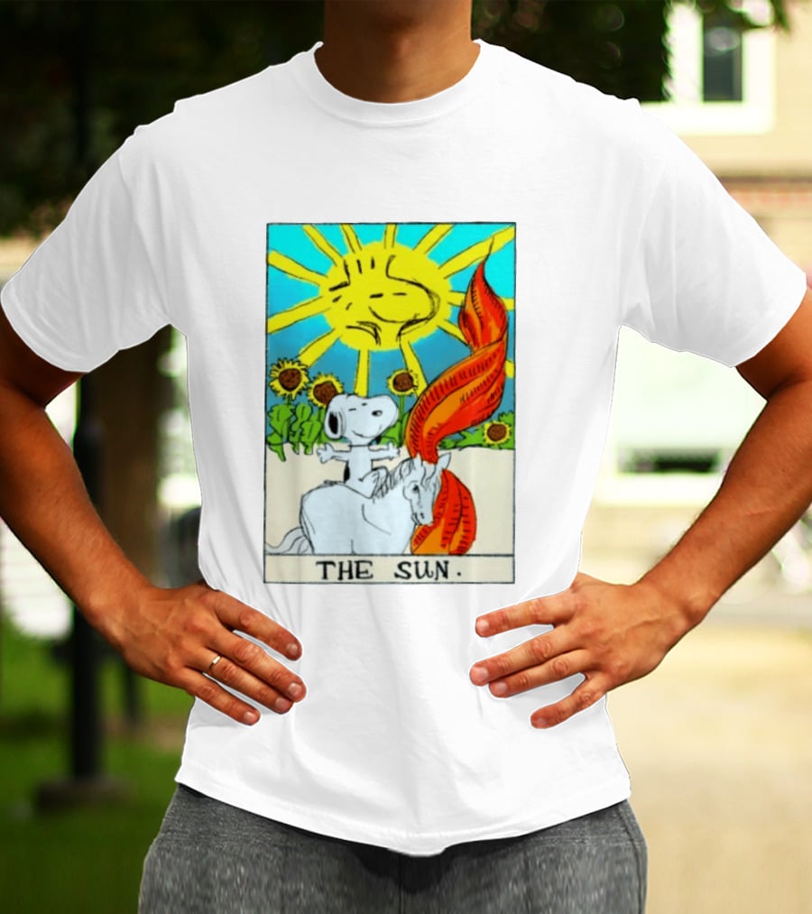 Snoopy The Sun Tarot Card Peanuts Charlie Brown Tarot T-Shirt