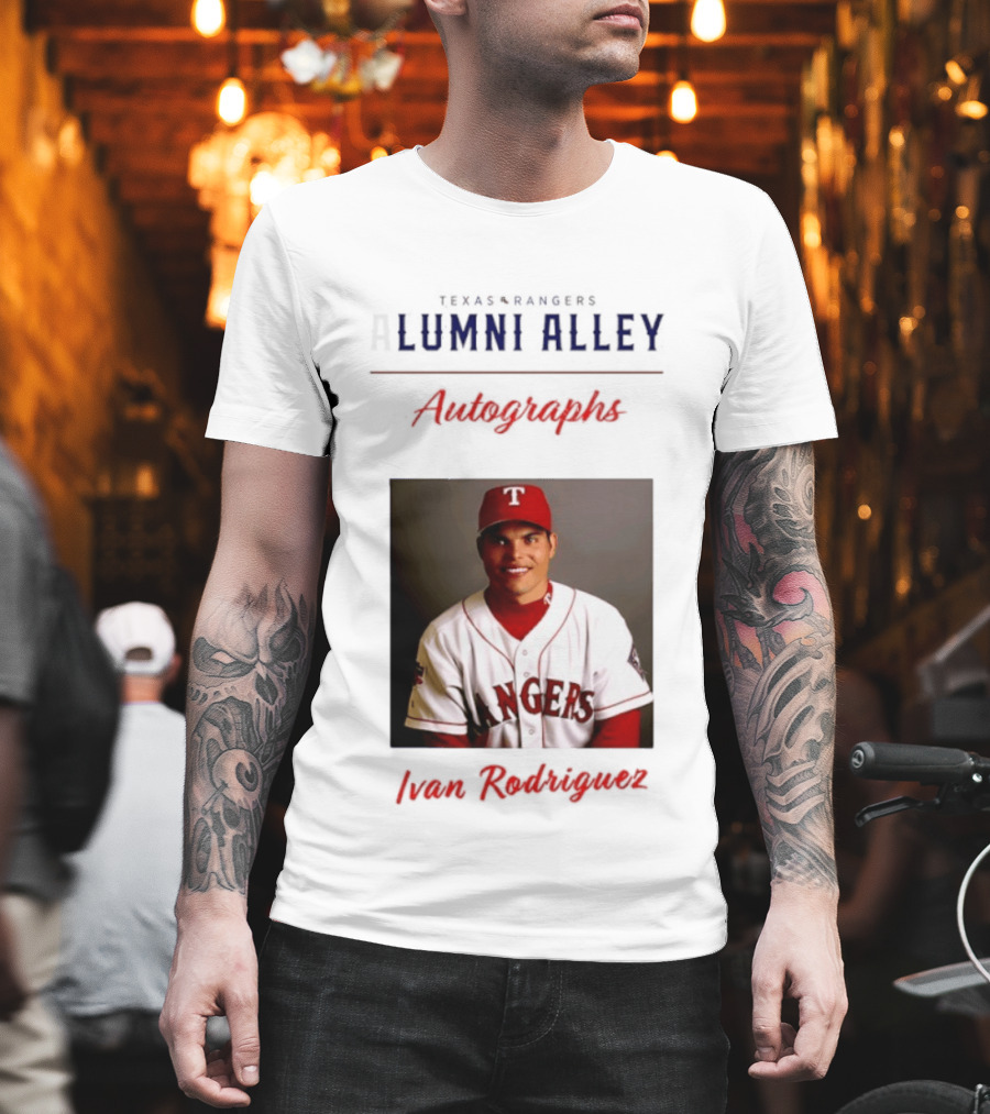 Texas Rangers Alumni Alley Ivan Rodriguez Autographs T-Shirt