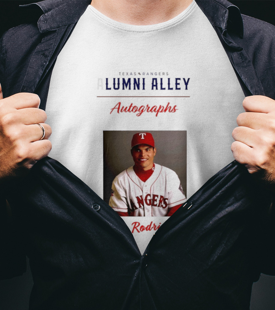 Texas Rangers Alumni Alley Ivan Rodriguez Autographs T-Shirt