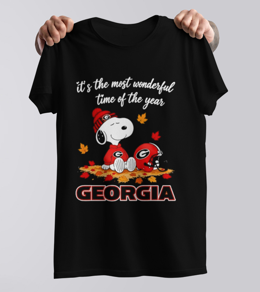 Georgia Bulldogs Snoopy It's The Most Wonderful Time Of The Year Autumn Leaves 2026 T-Shirt