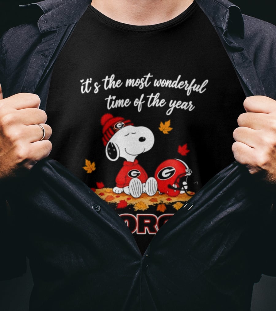 Georgia Bulldogs Snoopy It's The Most Wonderful Time Of The Year Autumn Leaves 2026 T-Shirt