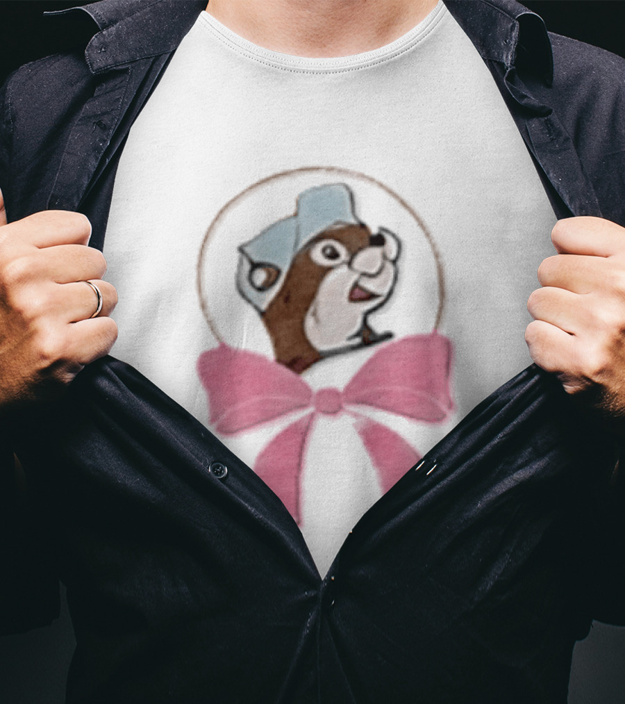 Buc Ee's Beaver With Pink Bow Icon In Circle T-Shirt