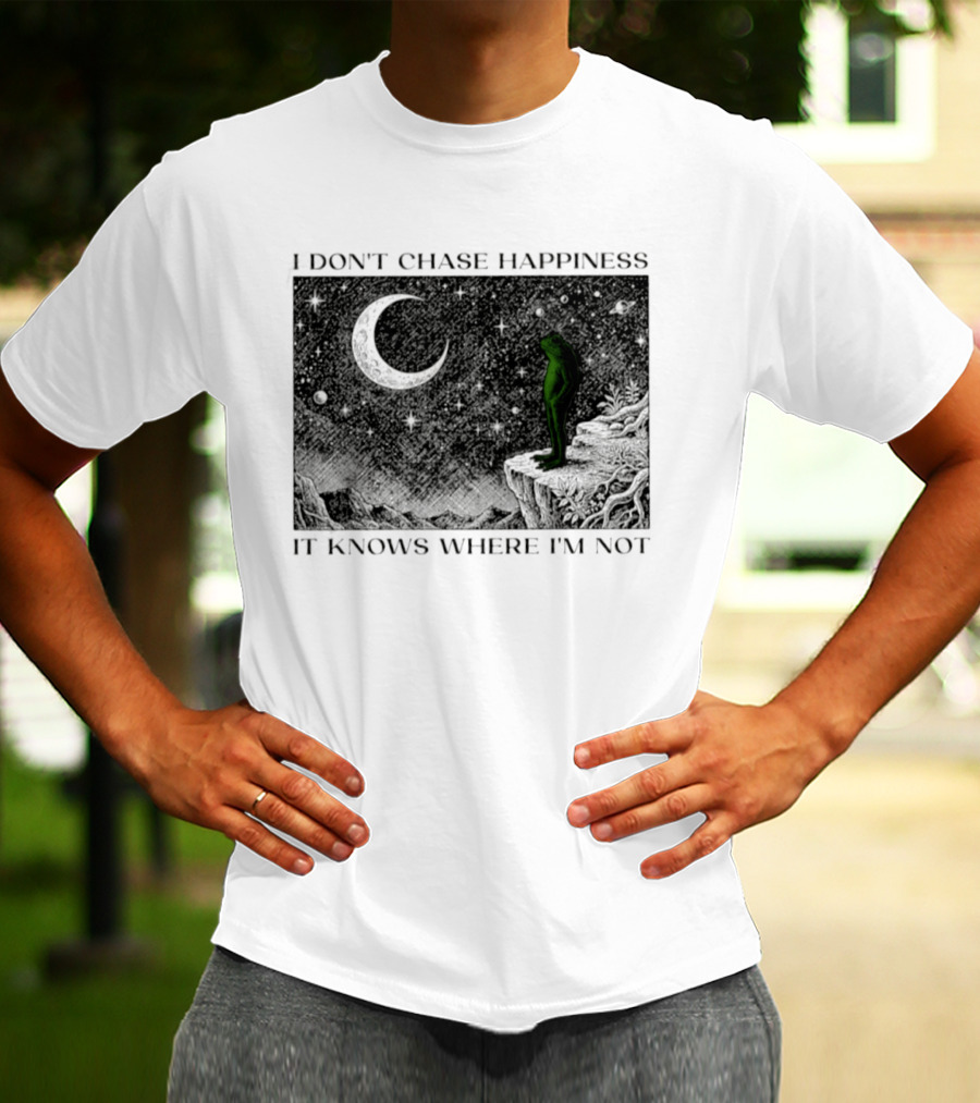 I Don't Chase Happiness It Knows Where I'm Not Frog Moonlit Starry Night T-Shirt