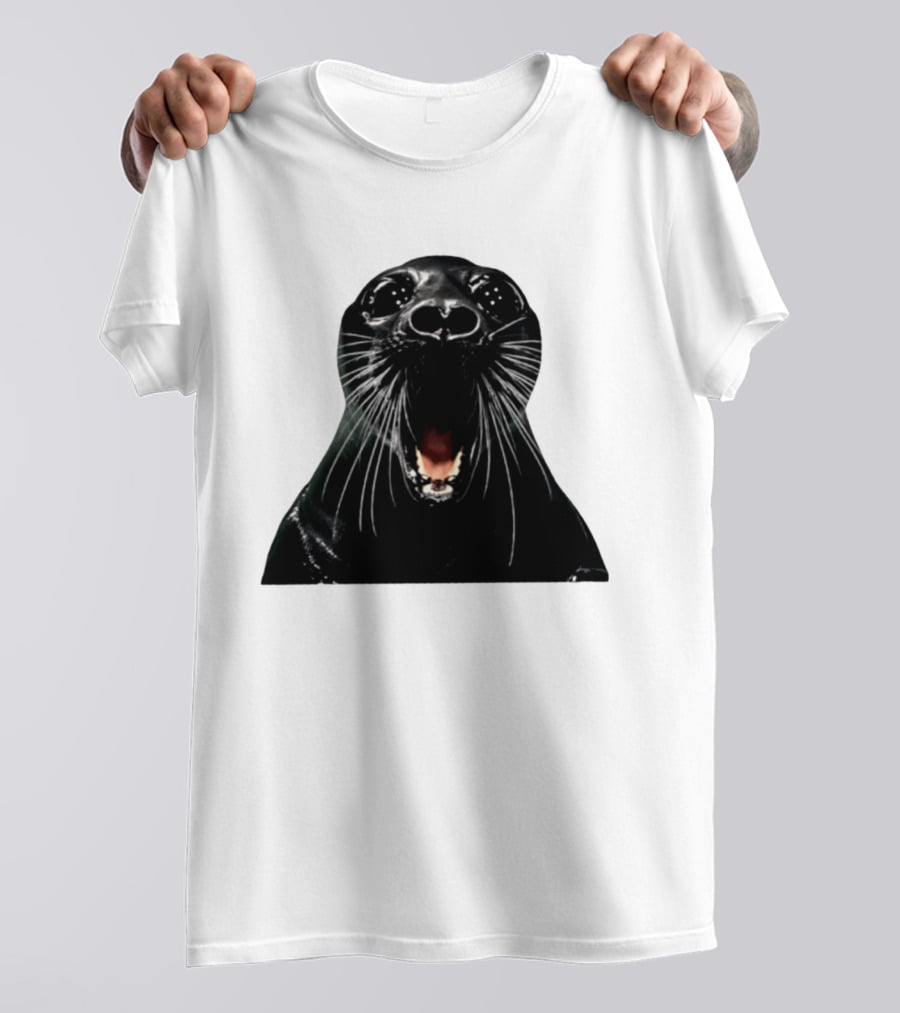 Screaming Black Seal Meme Hilarious Animal Expression T-Shirt