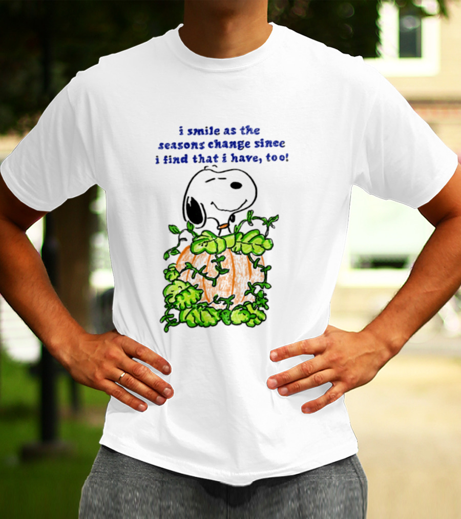 I Smile As The Seasons Change I Find That I Have Too Snoopy Pumpkin T-Shirt