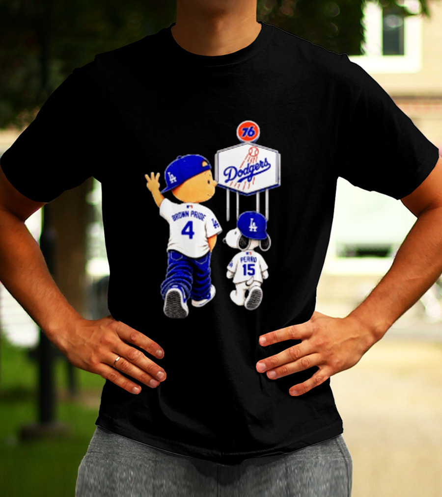 Charlie Brown Snoopy Los Angeles Dodgers Brown Pride Perro Baseball 76 T-Shirt