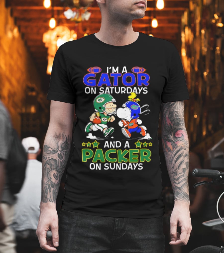 I'm A Gator On Saturdays And A Packer On Sundays Peanuts Football Charlie Brown Snoopy T-Shirt