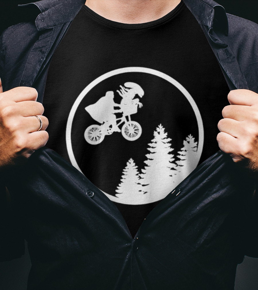 Alien On Bicycle With Trees In Circle Flying Scene 2026 T-Shirt