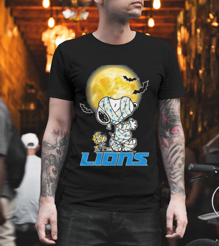 Detroit Lions Snoopy Halloween 2026 Full Moon Bat Holiday T-Shirt