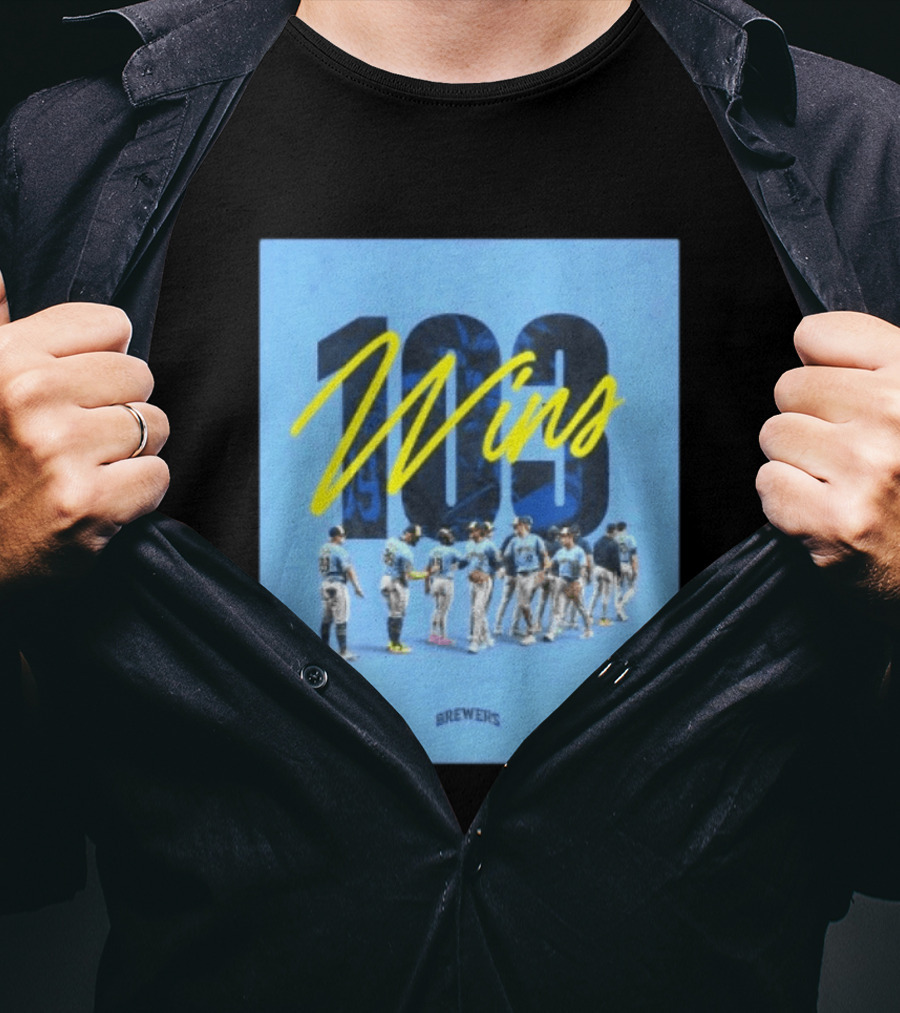Milwaukee Brewers 103 Wins Celebration Team Huddle T-Shirt