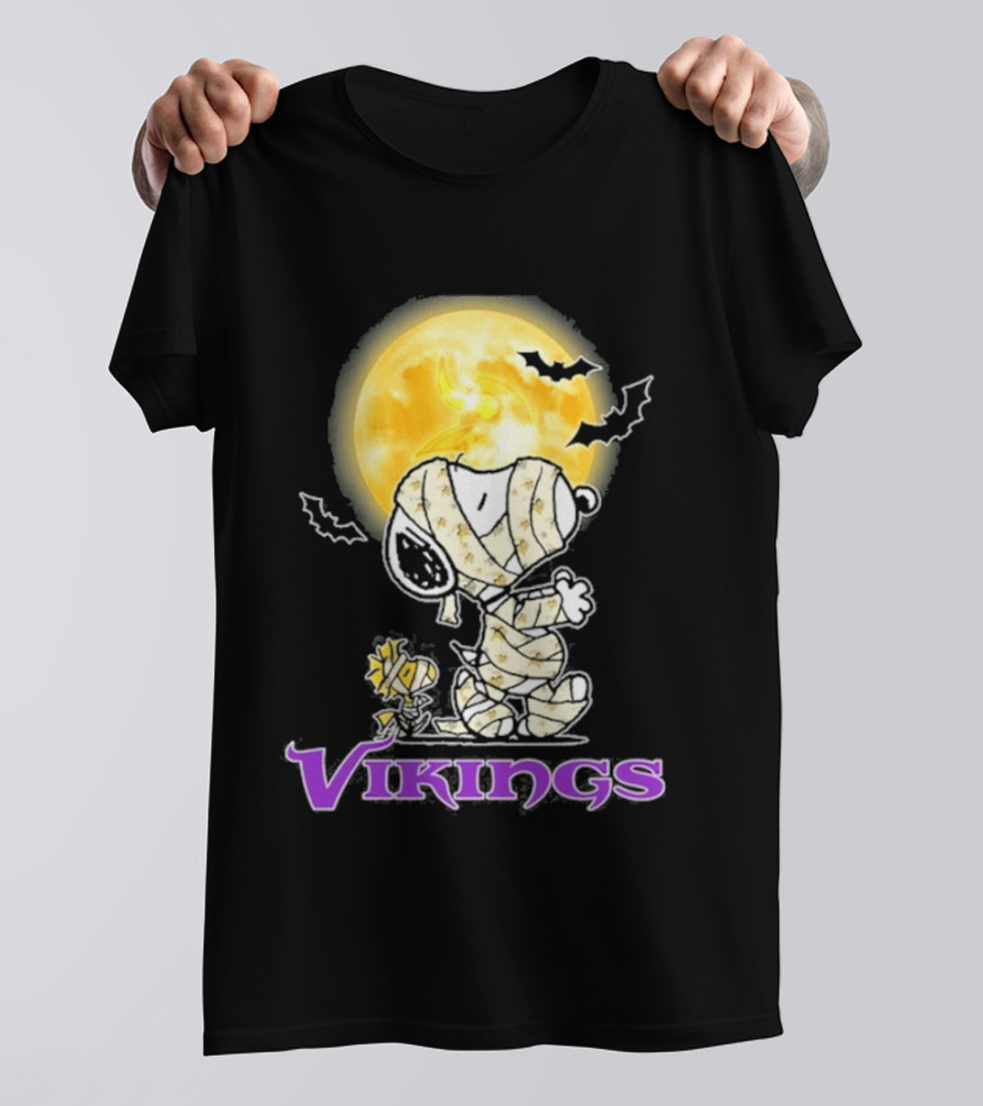 Minnesota Vikings Snoopy Halloween Moon 2026 Holiday T-Shirt