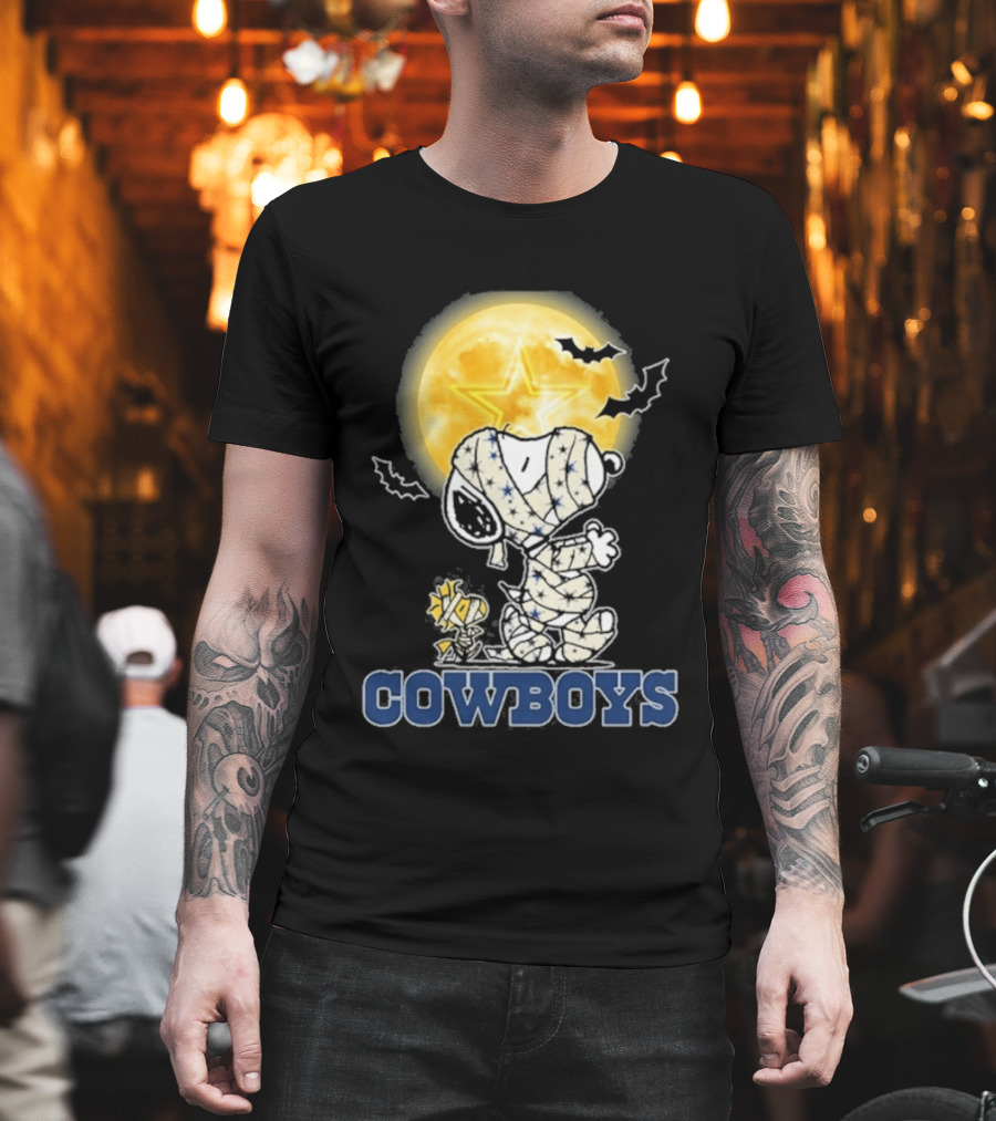 Dallas Cowboys Snoopy Halloween 2026 Full Moon Bat Scene T-Shirt
