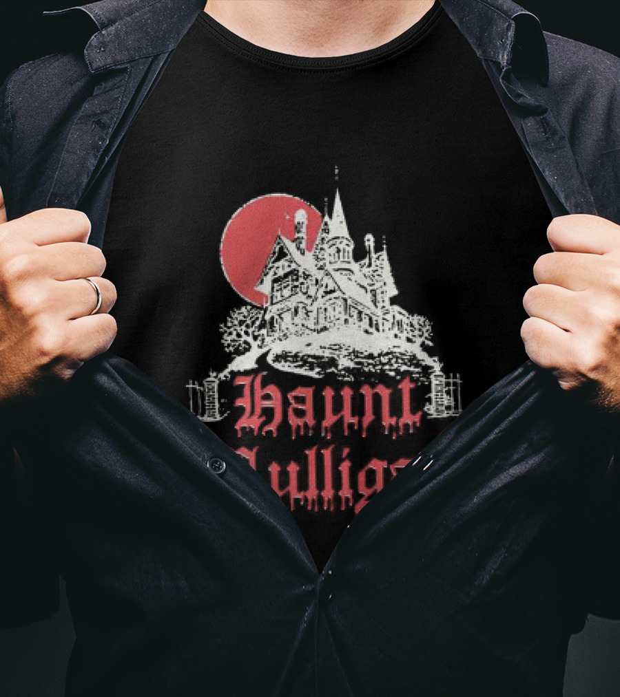 Hot Mulligan Haunted House Halloween Castle 2026 T-Shirt