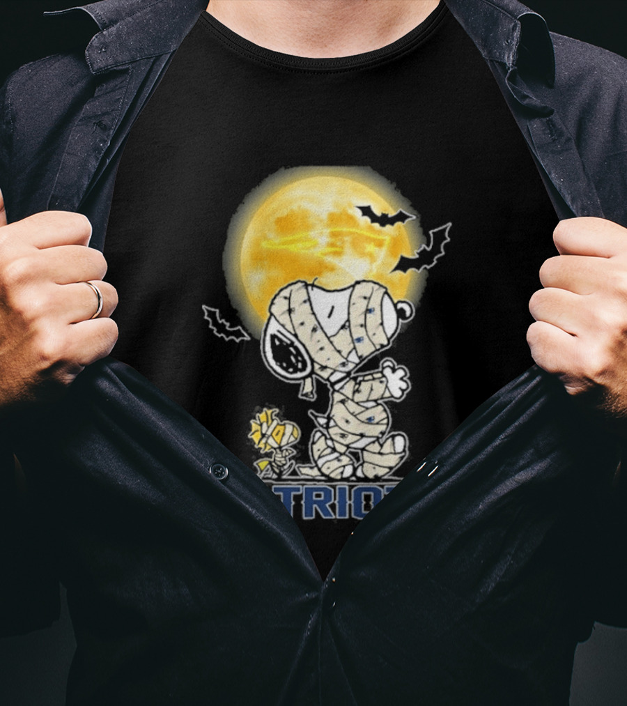 New England Patriots Snoopy Halloween 2026 Moon T-Shirt