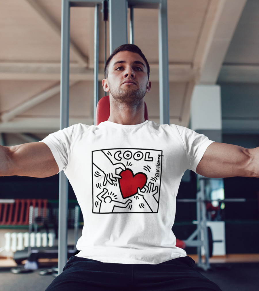 Keith Haring Cool Red Heart Two People Holding Hands Art 90s T-Shirt