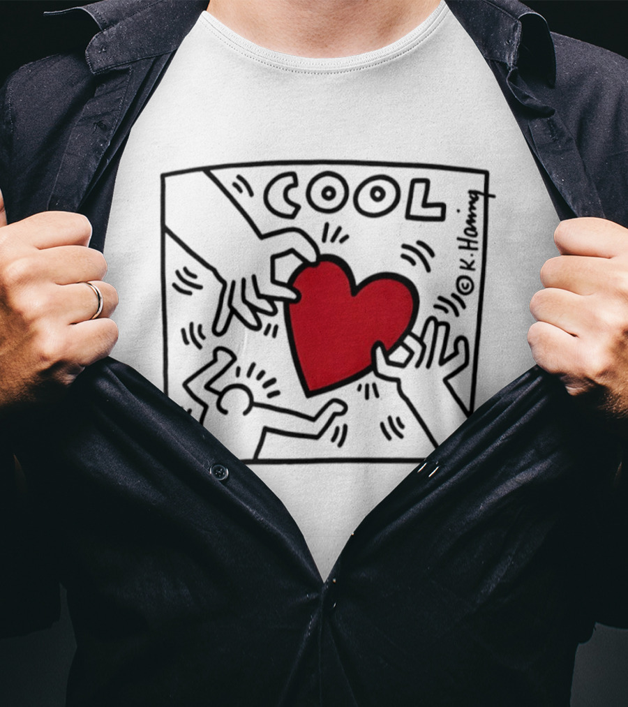 Keith Haring Cool Red Heart Two People Holding Hands Art 90s T-Shirt
