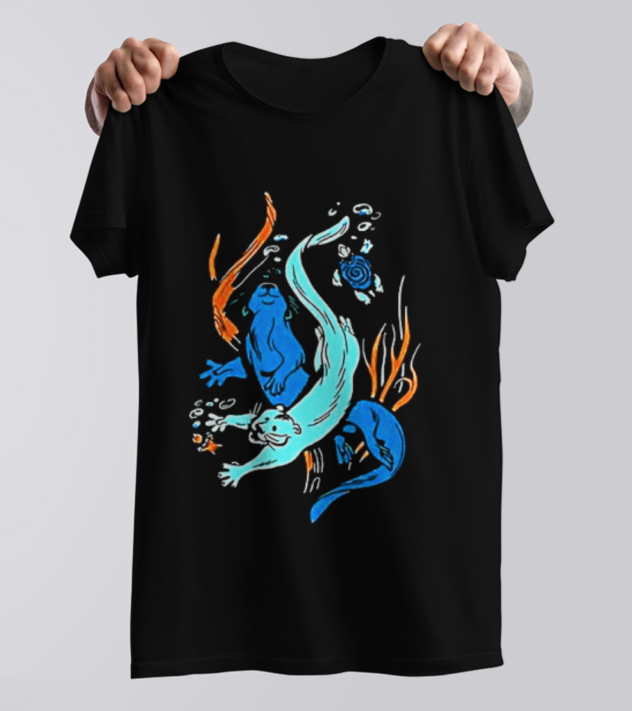 Swimming Otters Sea Life Ocean Nature Wildlife Playful Underwater Scene T-Shirt