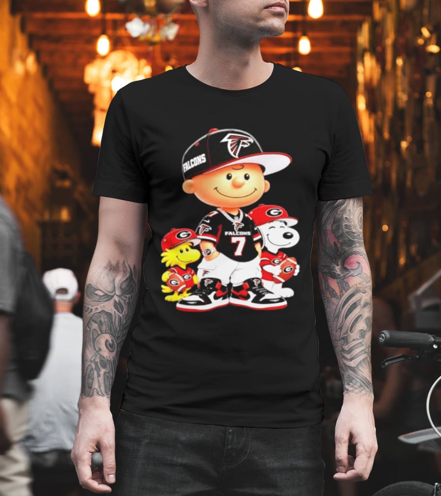 Charlie Brown Snoopy Woodstock Atlanta Falcons Georgia Bulldogs Football Fan Gear T-Shirt