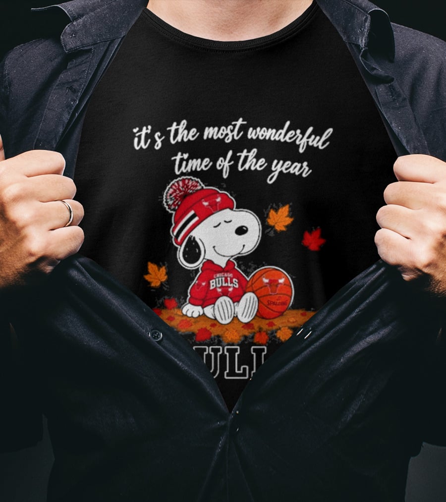 Chicago Bulls Snoopy Autumn Leaves Football Most Wonderful Time Of The Year T-Shirt