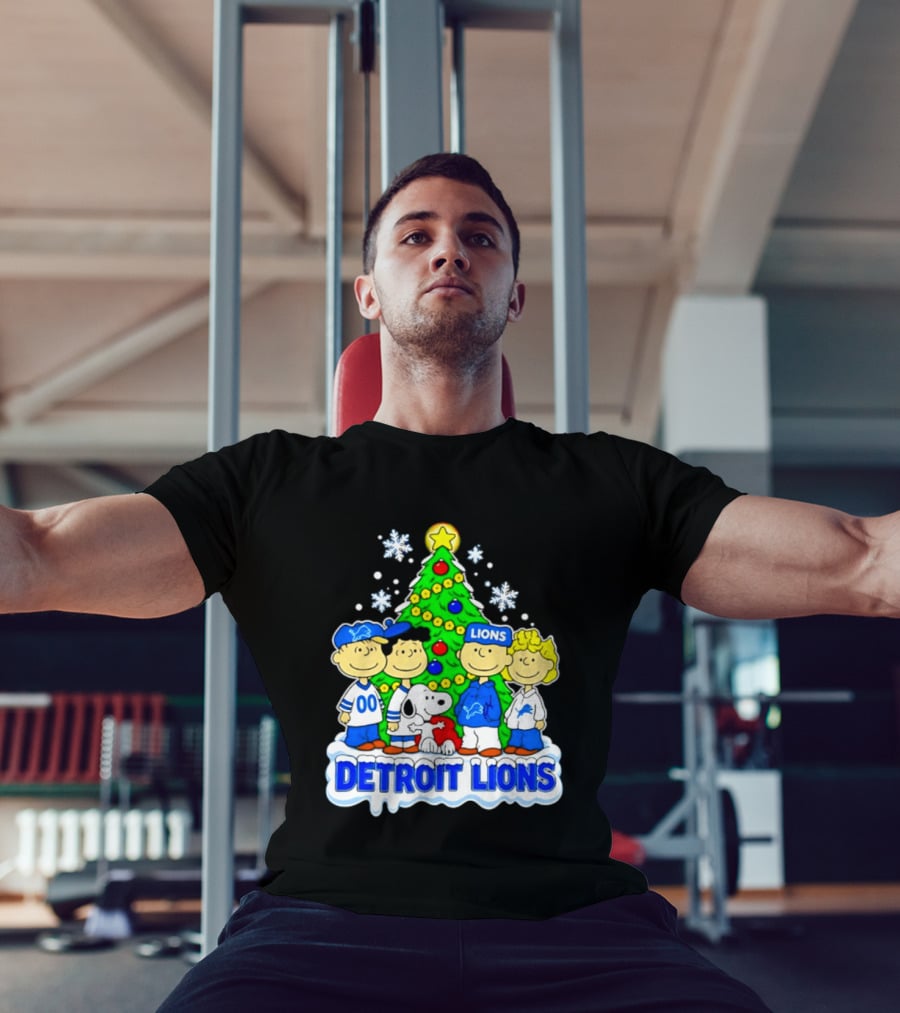 Peanuts Christmas Tree Detroit Lions Team Snoopy Woodstock T-Shirt