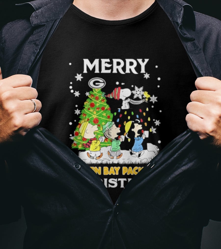 Merry Green Bay Packers Peanuts Christmas Caroling With Snoopy And Woodstock T-Shirt