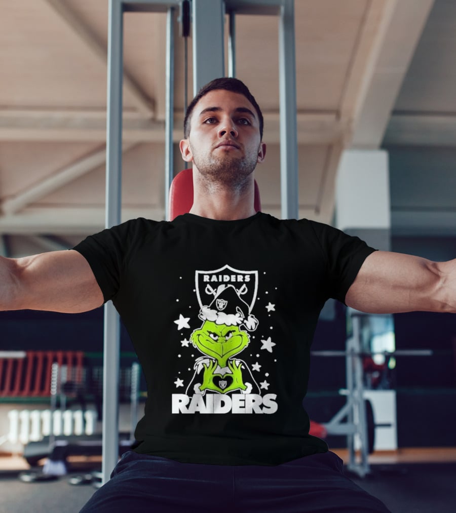 Las Vegas Raiders Grinch Love Hands Christmas Football 2026 T-Shirt