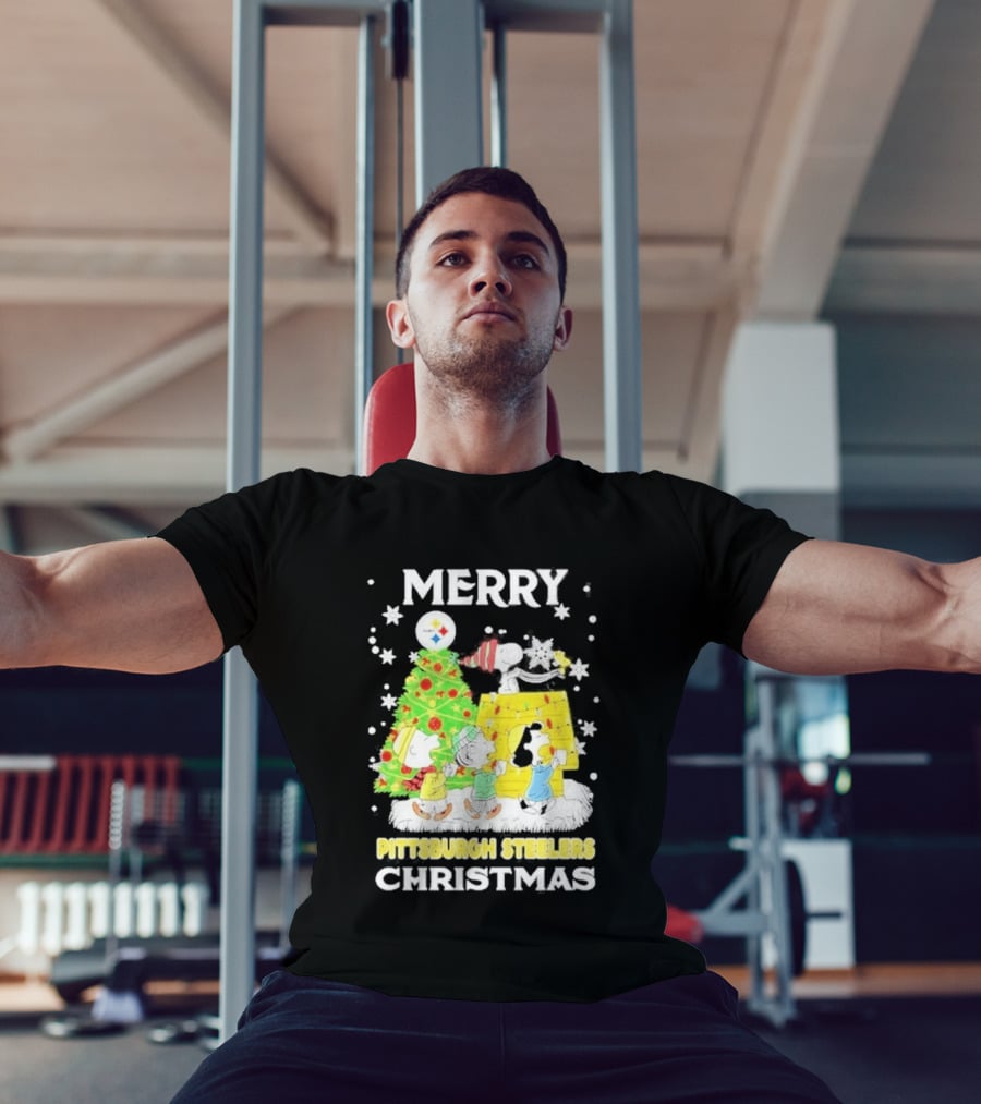 Merry Christmas 2026 Pittsburgh Steelers Peanuts Tree And Snoopy T-Shirt