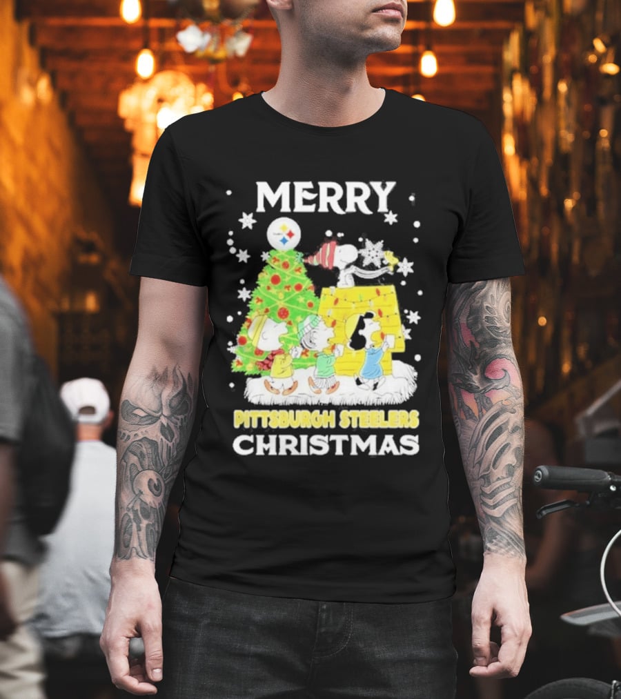 Merry Christmas 2026 Pittsburgh Steelers Peanuts Tree And Snoopy T-Shirt