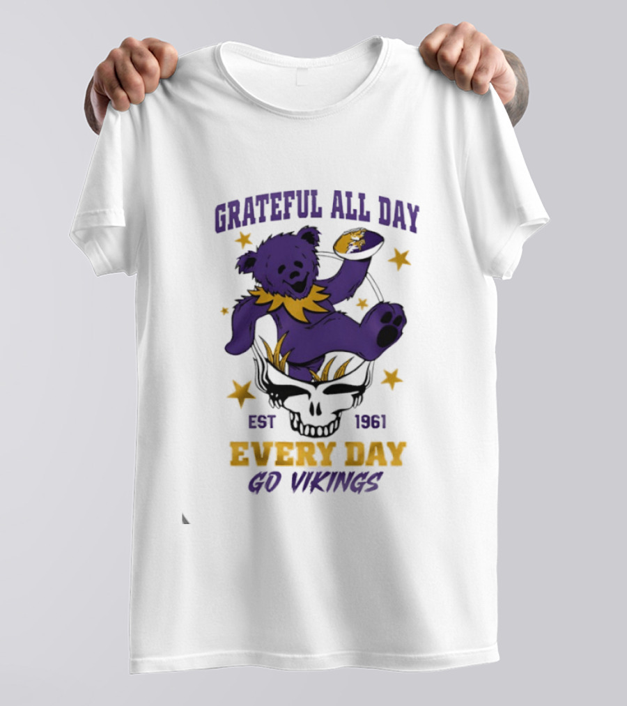 Grateful All Day Every Day Go Vikings Est 1961 Bear Skull Stars T-Shirt