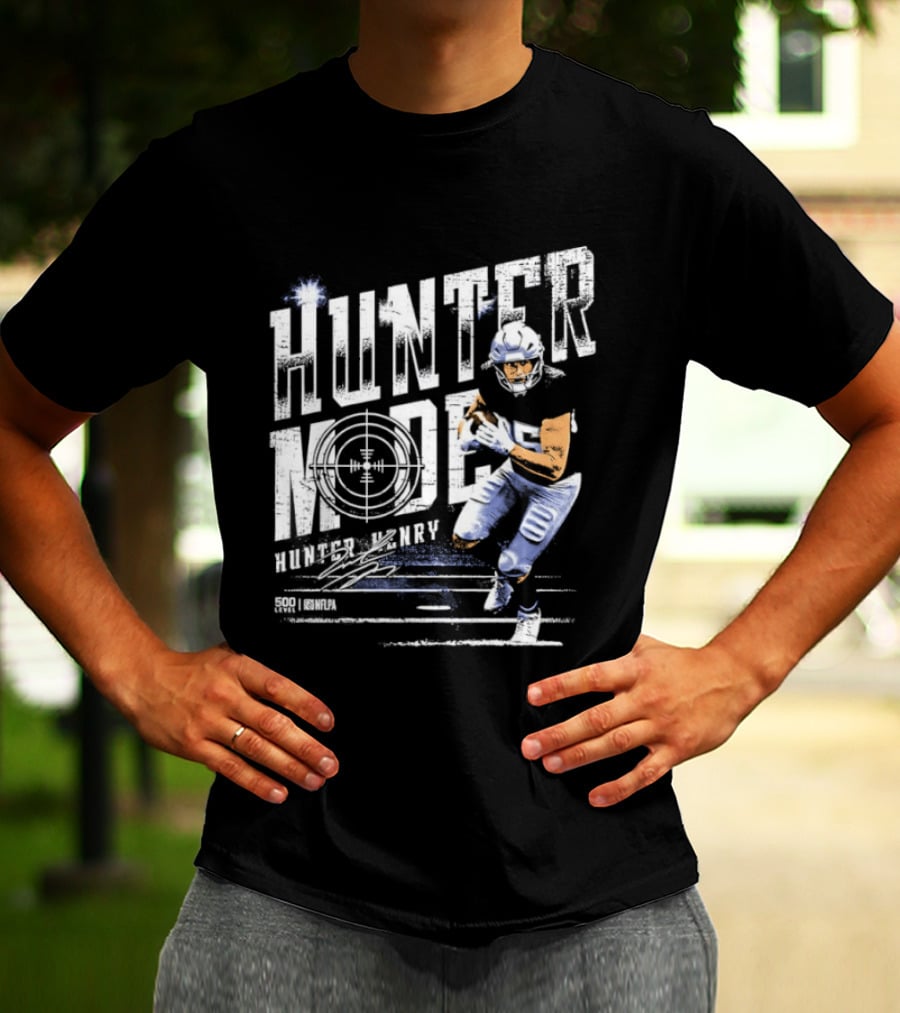 Hunter Henry Hunter Mode New England Patriots Target Accuracy Football T-Shirt