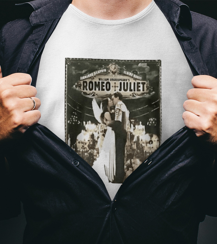 William Shakespeare's Romeo And Juliet Leonardo Claire Iconic Romantic Scene T-Shirt
