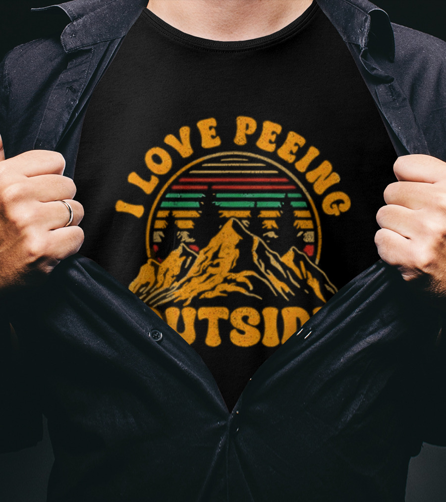 I Love Peeing Outside Retro Mountain Camping Adventure T-Shirt