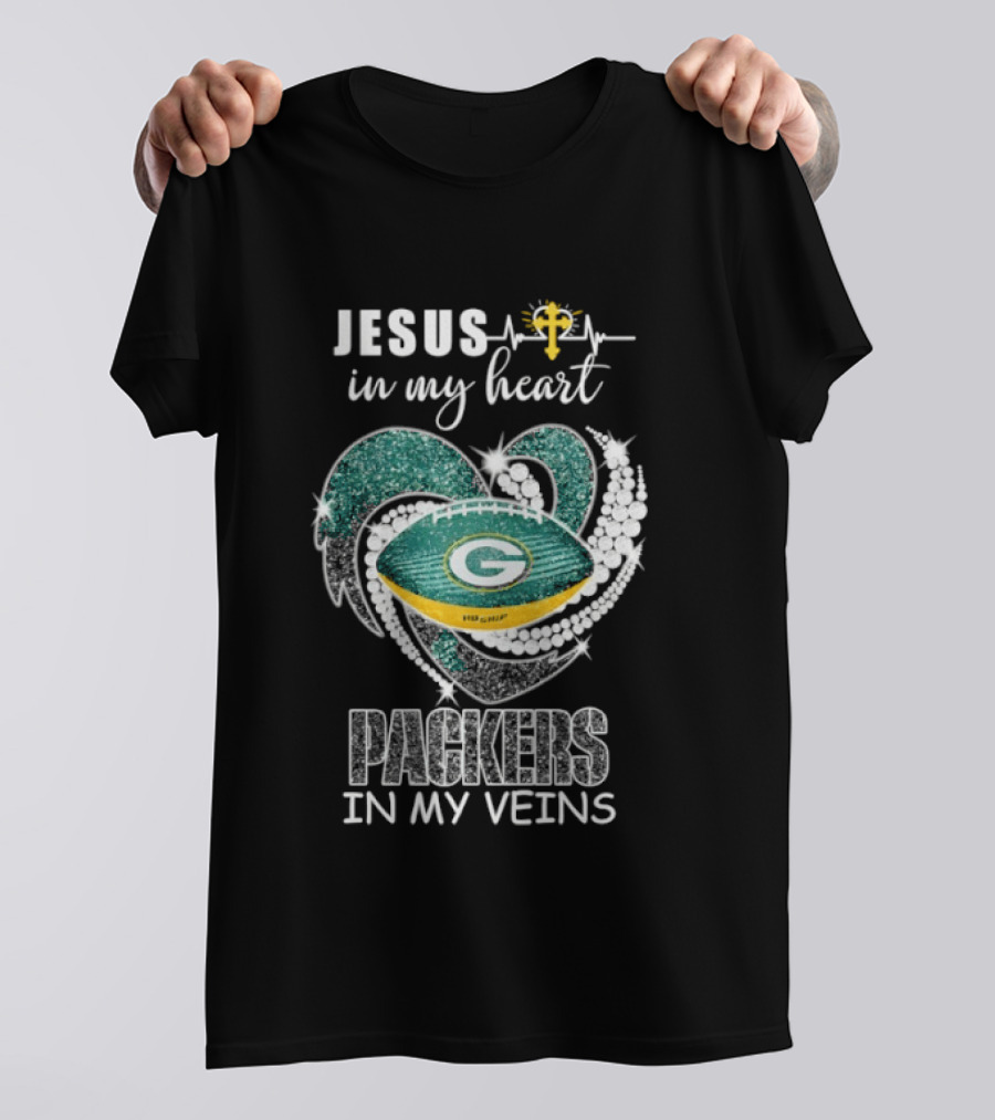 Jesus In My Heart Green Bay Packers In My Veins Diamond Heart Shape T-Shirt