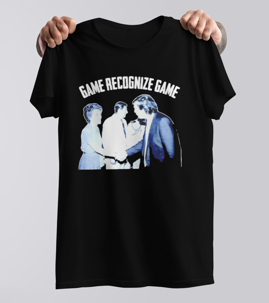 Game Recognize Game Donald Trump Shakes Hands With Ronald Reagan T-Shirt