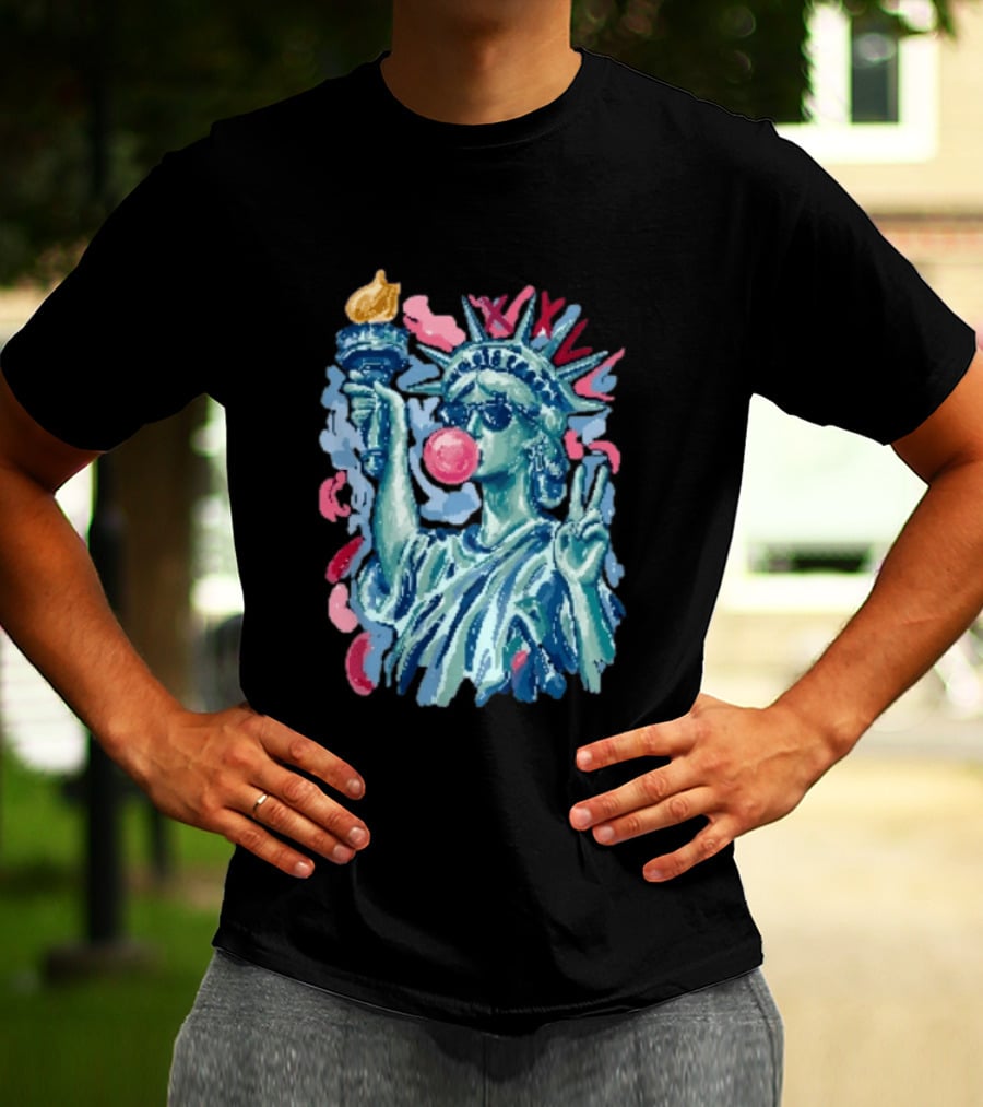 Statue Of Liberty With Bubble Gum And Peace Sign For 4th Of July T-Shirt