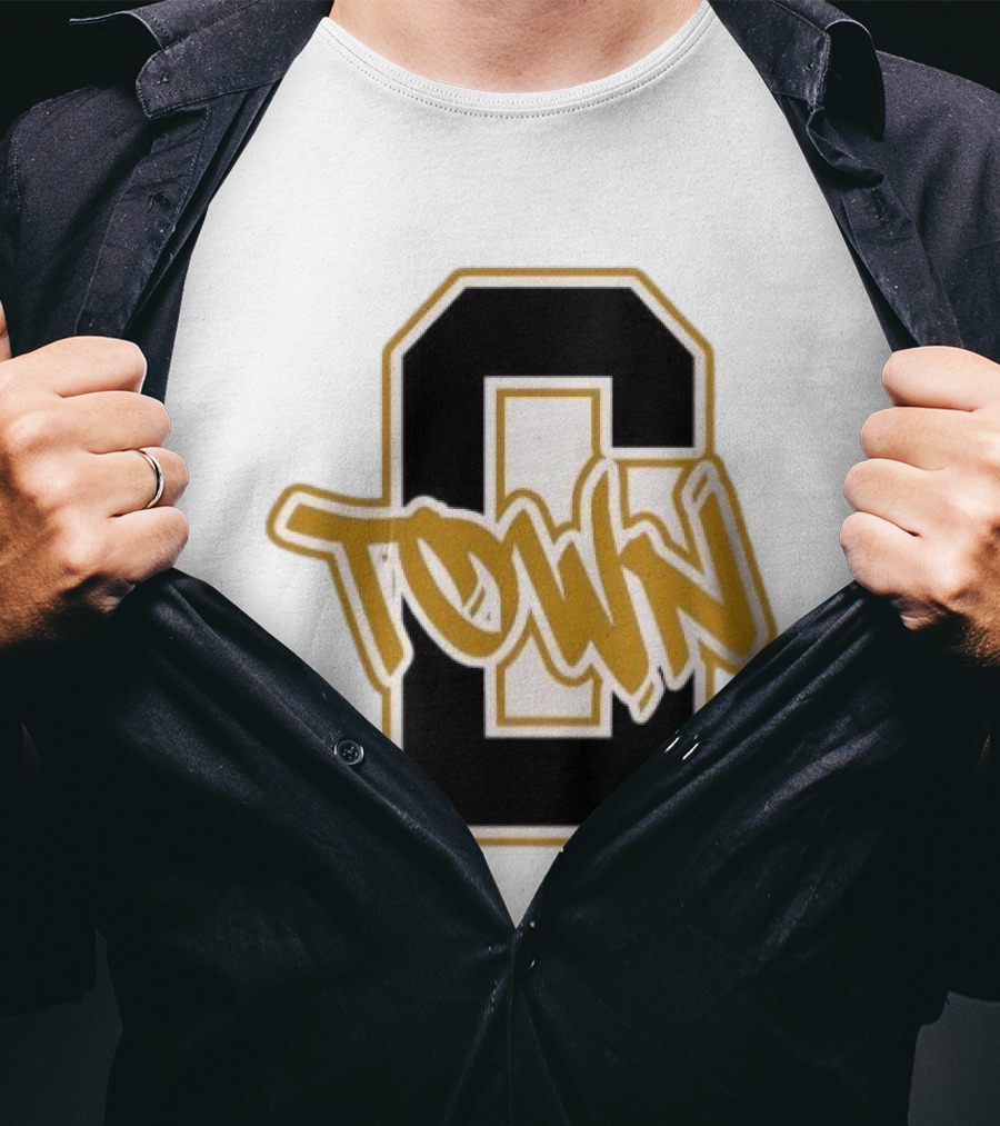 O Town Vintage Varsity Style בצ פjfgh T-Shirt