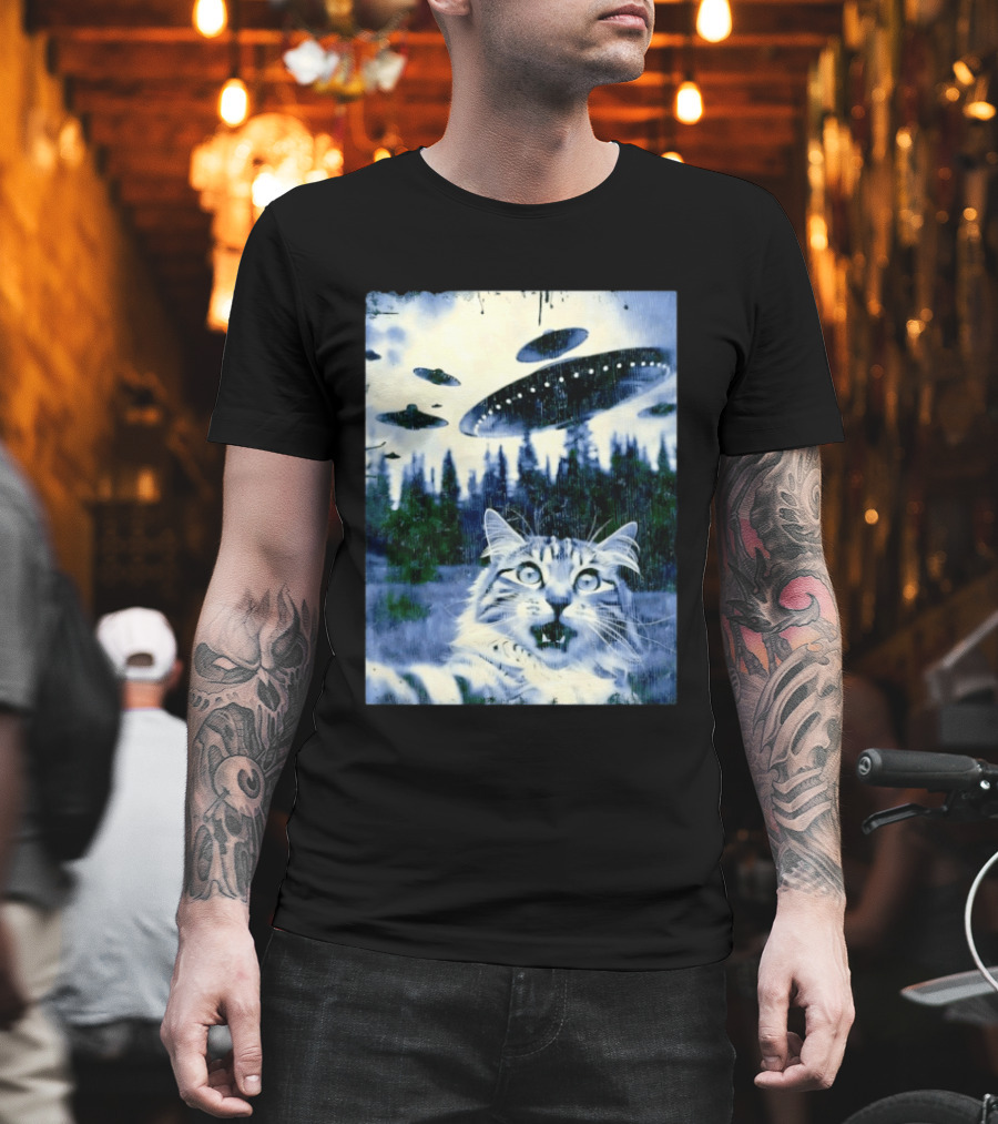 UFO Cat Extraterrestrial Surprise Scene T-Shirt