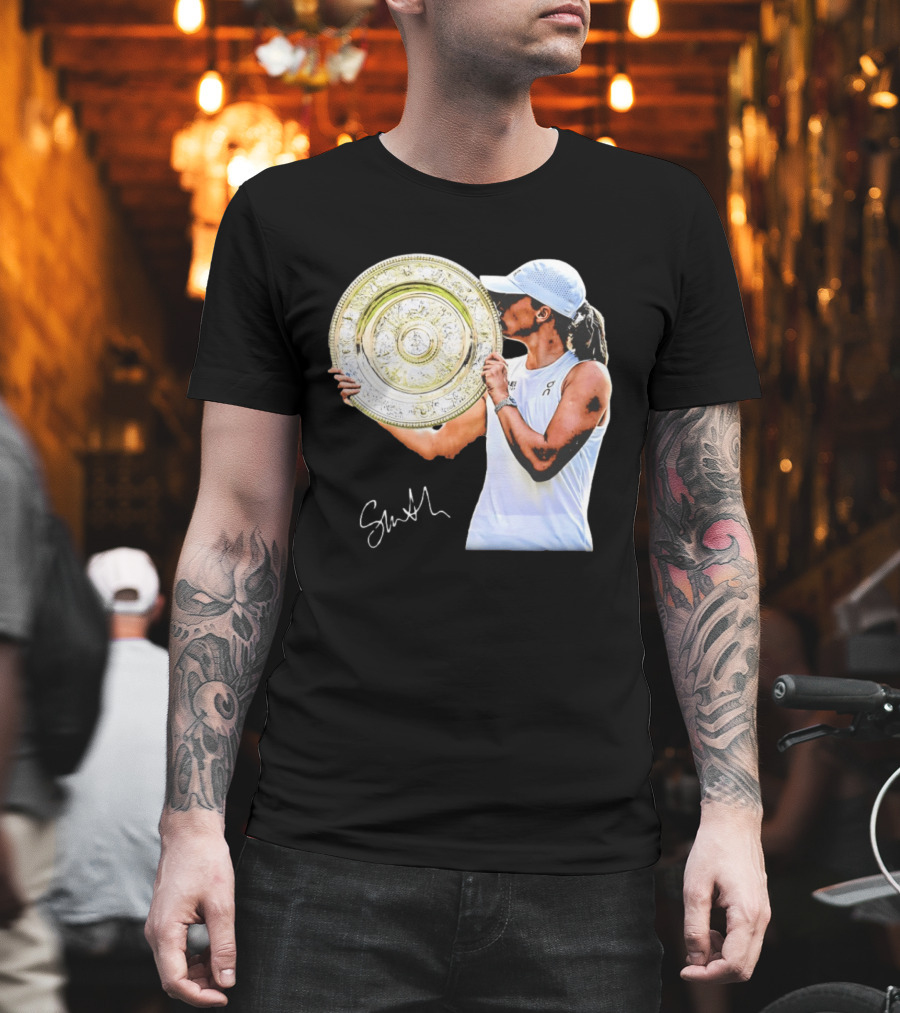 Iga Swiatek Wimbledon Champion Trophy Celebration T-Shirt