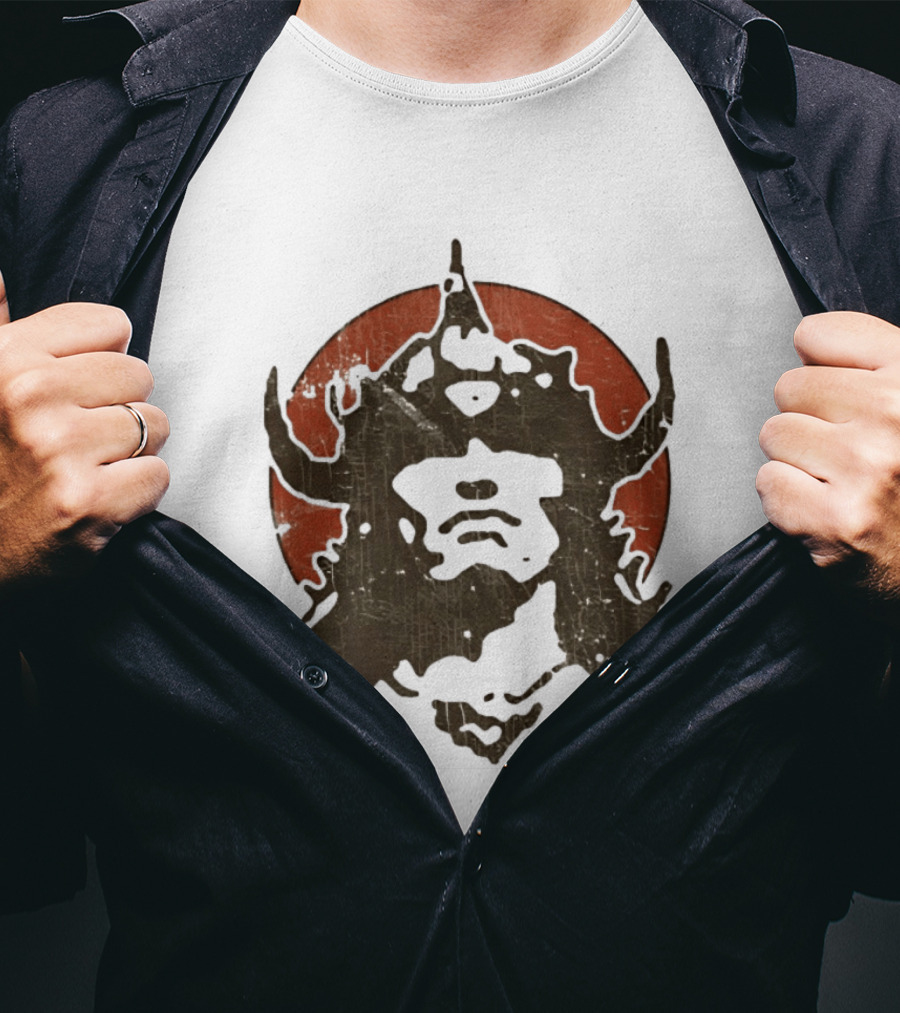 Conan Barbarian Viking Warrior Helm On Red Circle T-Shirt