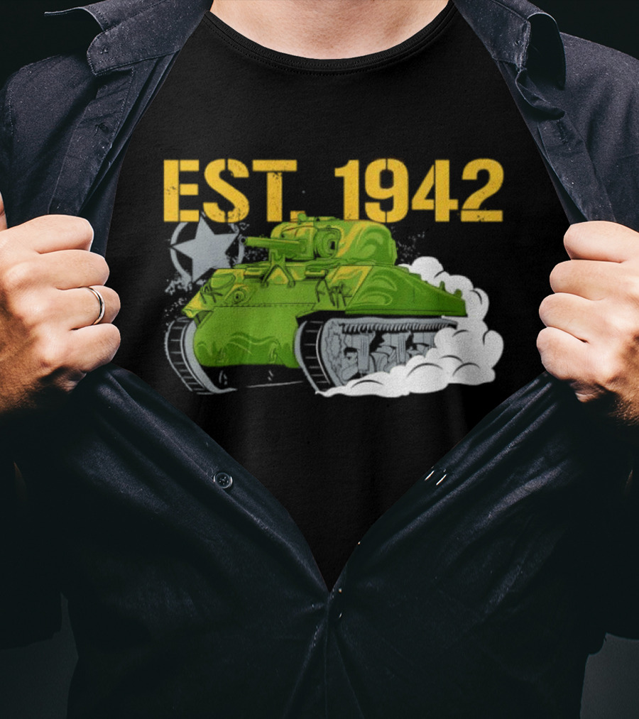 WW2 Sherman Tank EST 1942 World War II Historical Vehicle T-Shirt