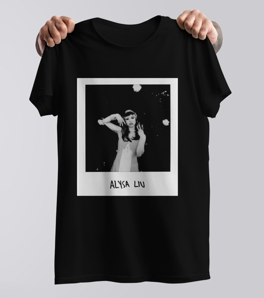 Laufey Alysa Liu 2026 Vintage Monochrome Photography T-Shirt